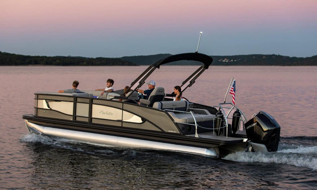 2023 Lusso on Water
