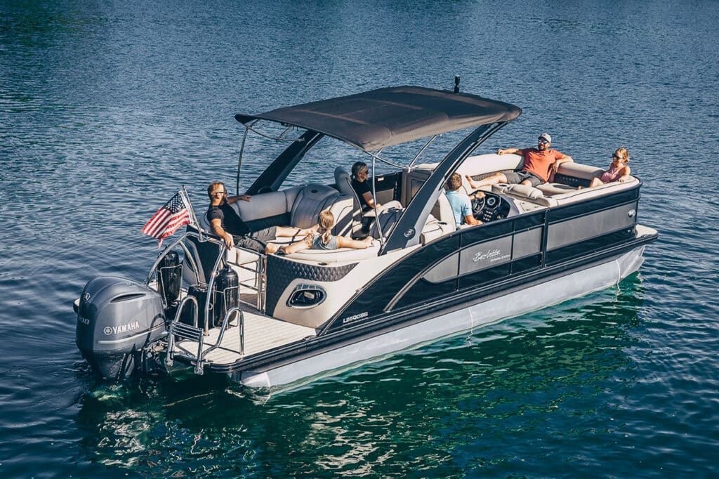 Top 5 Reasons Pontoon Boats are Becoming More Popular - Action