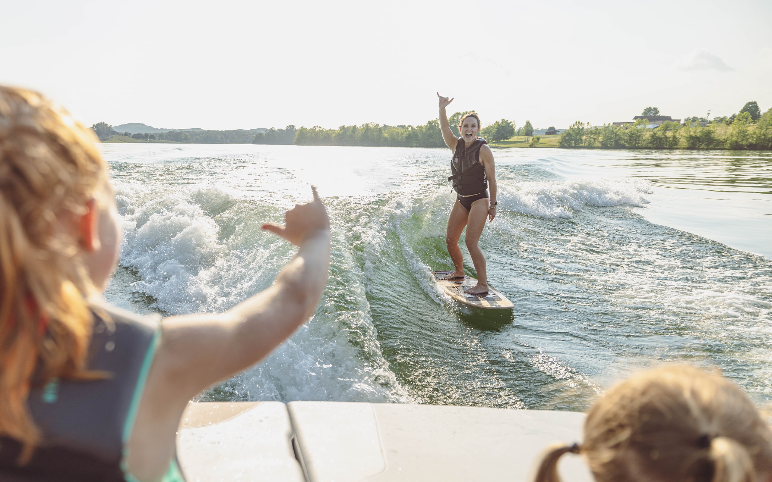 How to do a Wakesurfing 360 — CAPTAIN WATERSPORTS