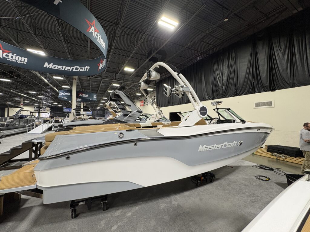 2026 MasterCraft XT22