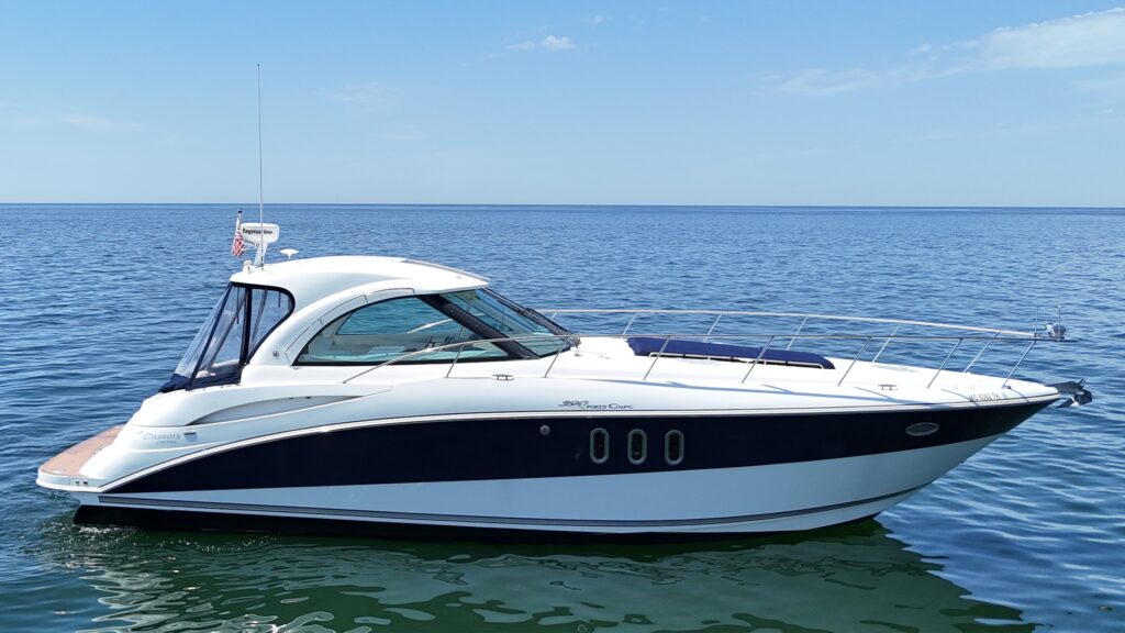 2008 Cruisers Yachts 390 Sport Coupe