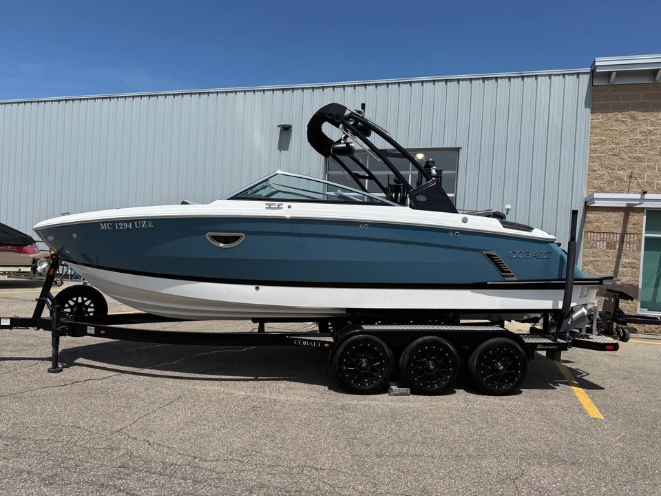2024 Cobalt R6 Surf