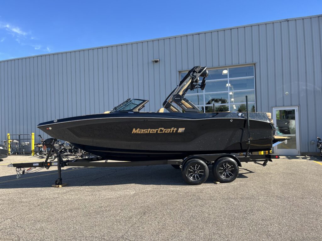 2026 MasterCraft XT22