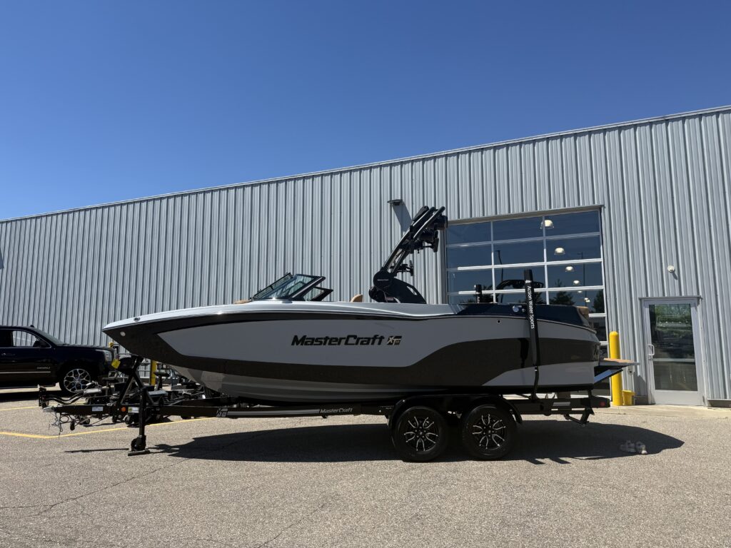 2026 MasterCraft XT22