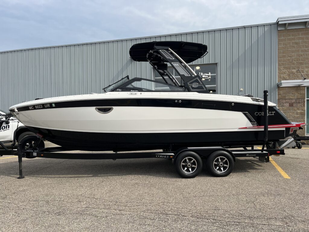 2021 Cobalt R8 Surf