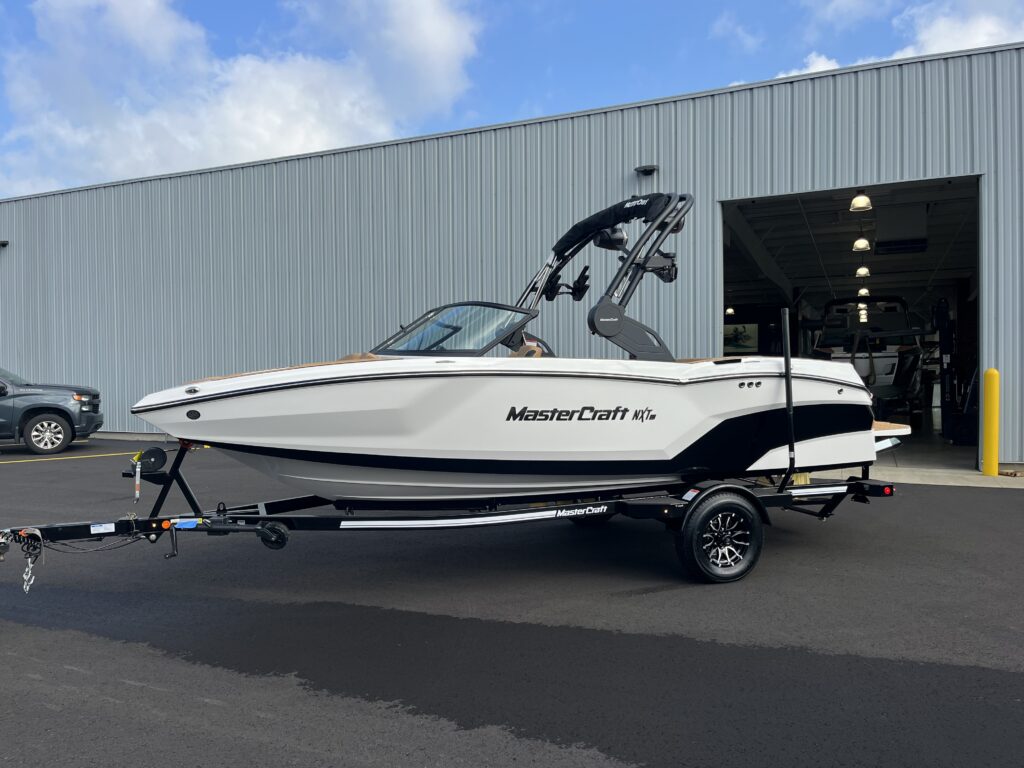 2027 MasterCraft NXT20