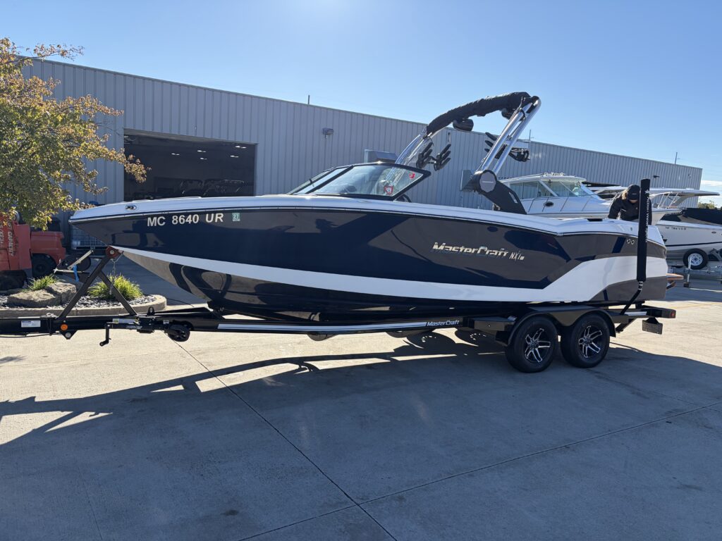 2022 MasterCraft NXT24