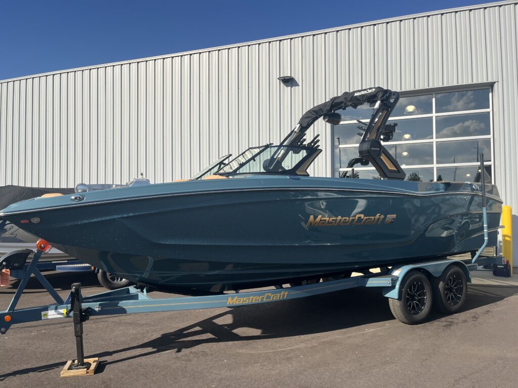 2027 MasterCraft XT24