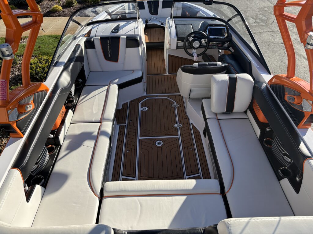 2014 Nautique G23, photo 9 of 19