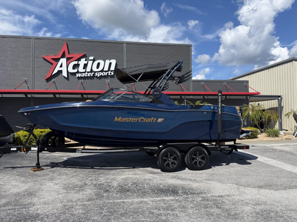 2027 MasterCraft XT22