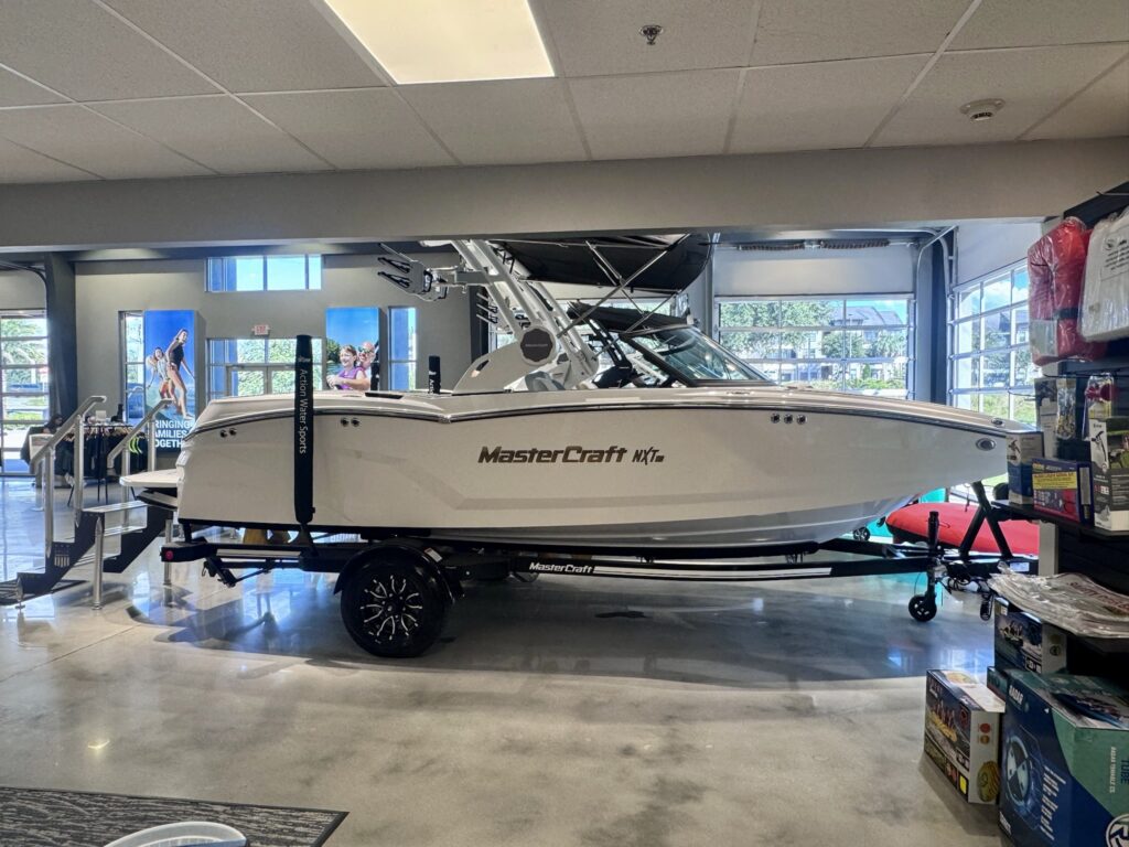 2027 MasterCraft NXT20