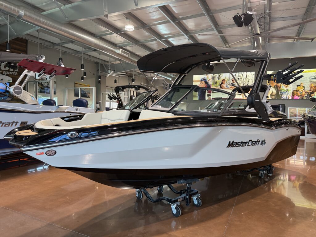 2027 MasterCraft NXT20