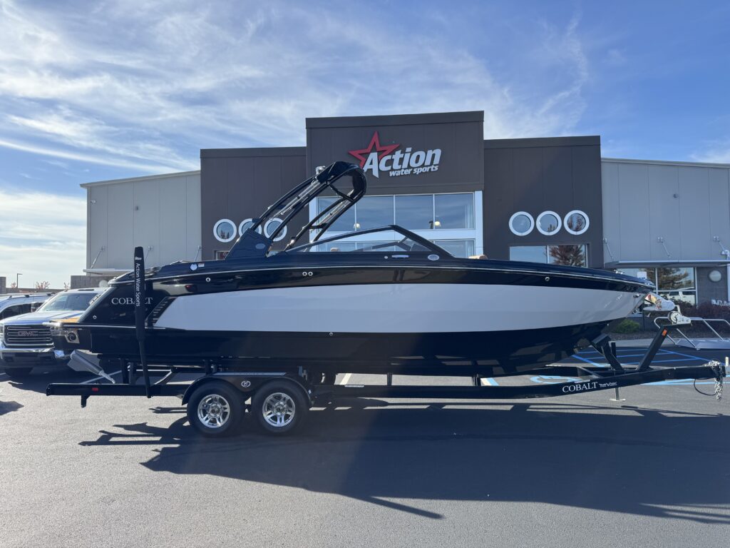 2027 Cobalt R8 Surf